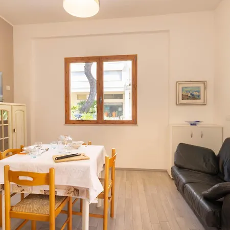 Piano Terra Sul Lungomare Con Parcheggio 公寓 *