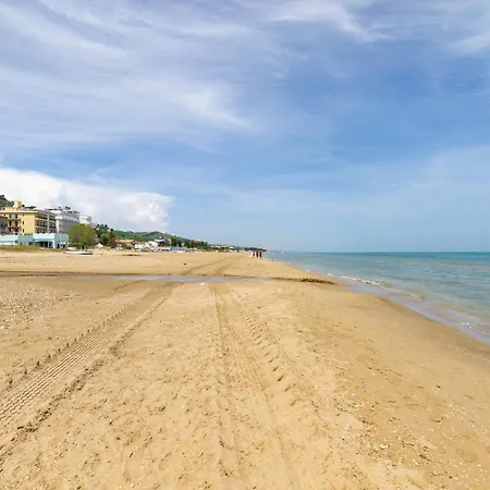 Piano Terra Sul Lungomare Con Parcheggio San Silvestro (Pescara)