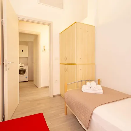 Appartamento Piano Terra Sul Lungomare Con Parcheggio *